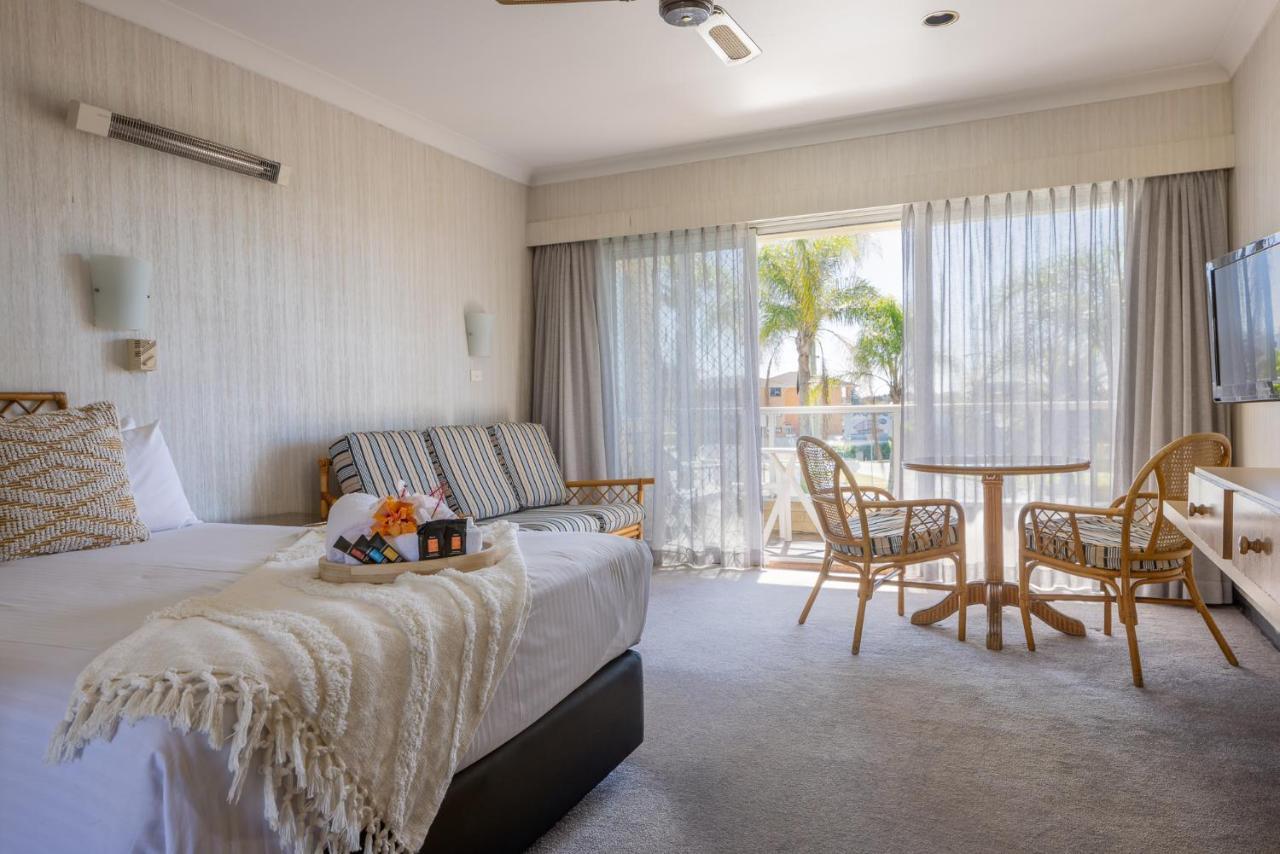 South Pacific Palms Motor Inn Tuncurry Exterior photo