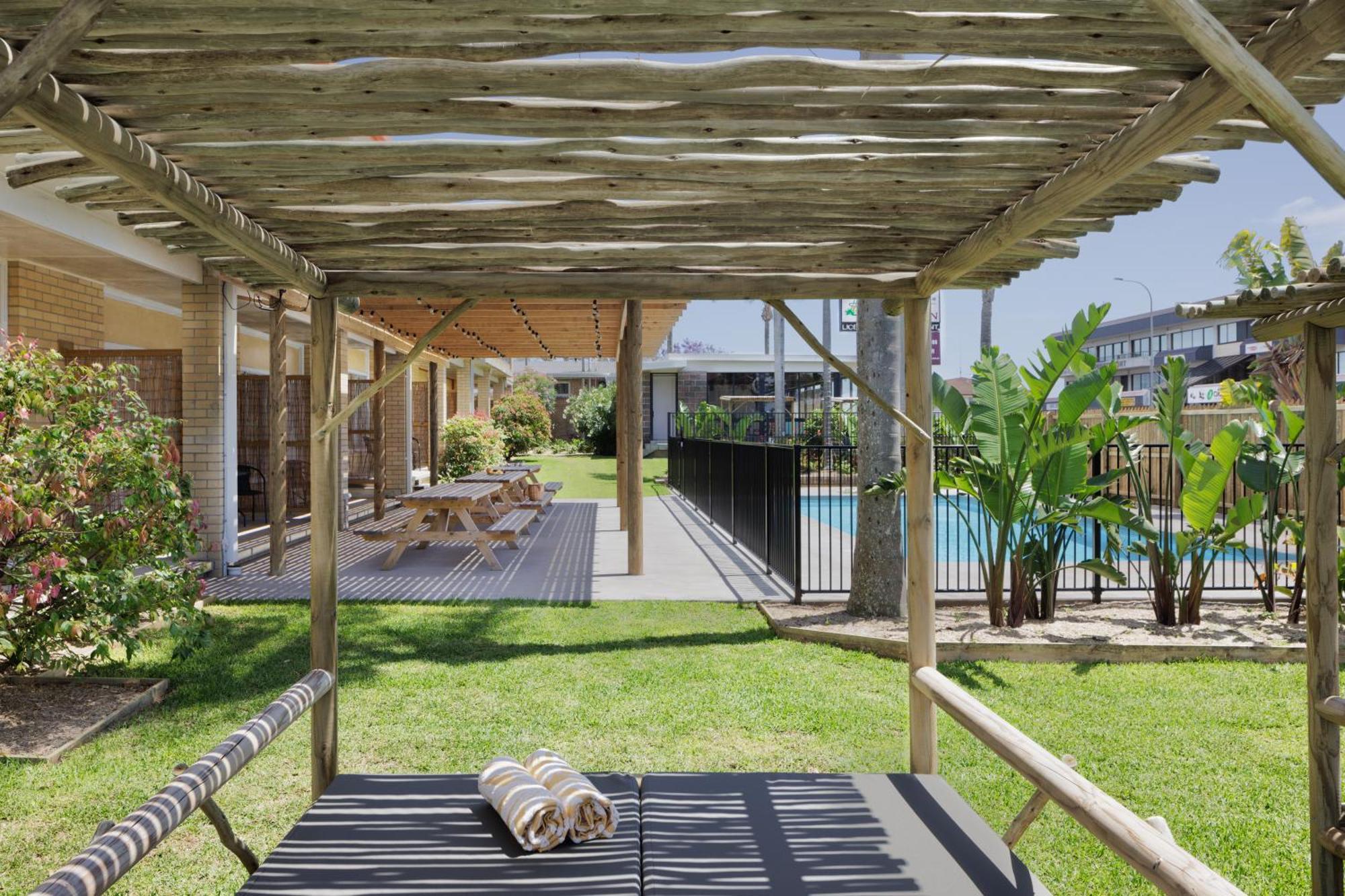South Pacific Palms Motor Inn Tuncurry Exterior photo